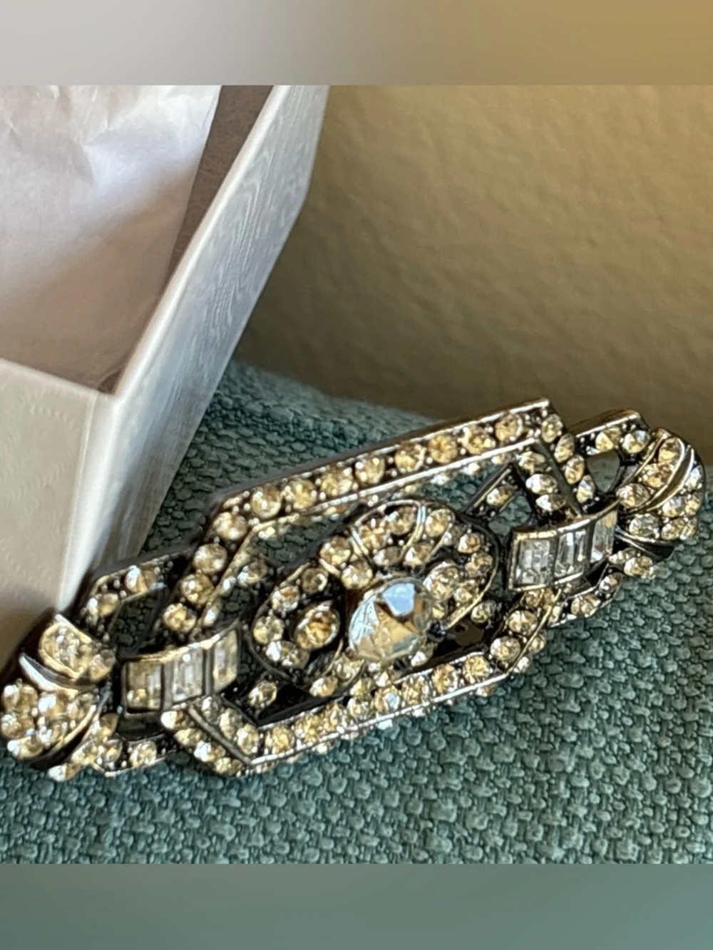 NWT VINTAGE M.J.Ent Art Deco style Brooch Rhinestone,Never Used,with provenance